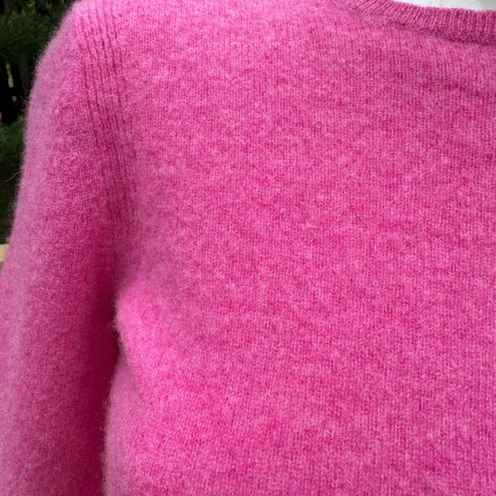 Saks Fifth Avenue Women's Cashmere Pink Sweater Crew Neck Size Small - Picture 3 of 6